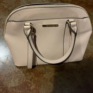 Steve Madden cream colored purse. In great condition